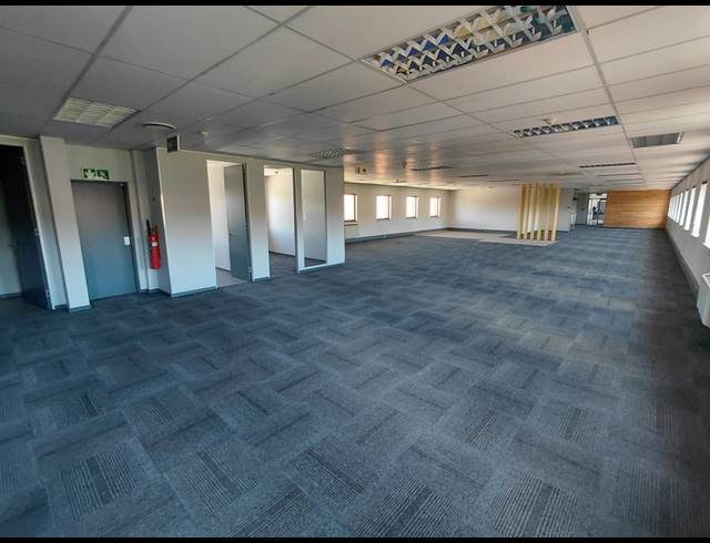 2,038M² OFFICE TO LET IN VORNA VALLEY